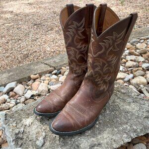 Ariat Heritage Mens Round Toe Western Boots 11B
